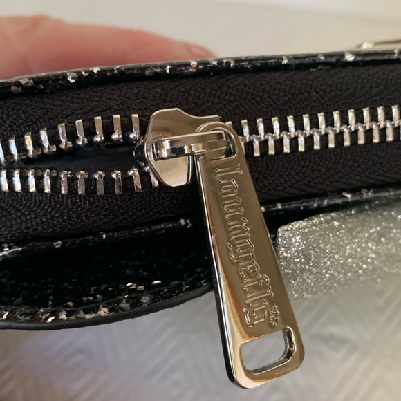 Loungefly x Disney Minnie Mouse Glitter Zip Around Sequin Wristlet Wallet - Picture 11 of 16